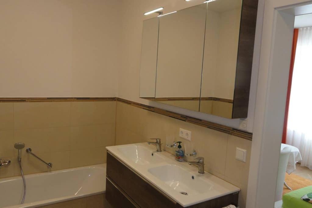 Top 2 Zi-Wohnung, 350 M Zum See フリードリヒスハーフェン エクステリア 写真